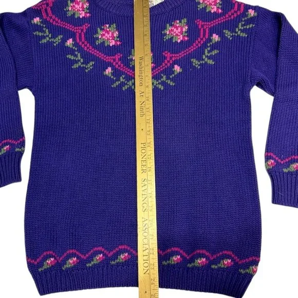 Vintage Cambridge Dry Goods Purple Floral Knit Sweater women’s size medium - Picture 5 of 5